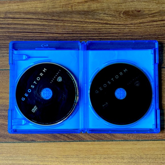 Geostorm on Blue-Ray and DVD - Picture 2 of 3